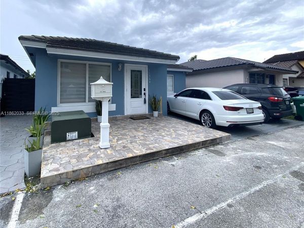 11564 SW 7th St, Sweetwater, FL 33174