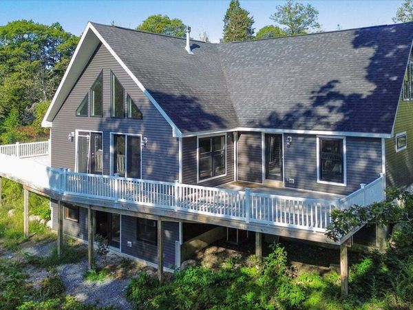 36 Treasure Ln, Deer Isle, ME 04627