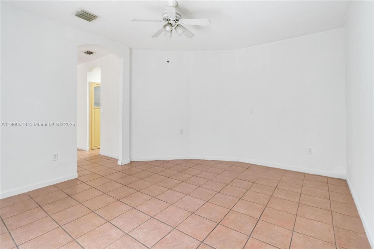 1958 NW 100th Ave, Pembroke Pines, FL 33024 Photo