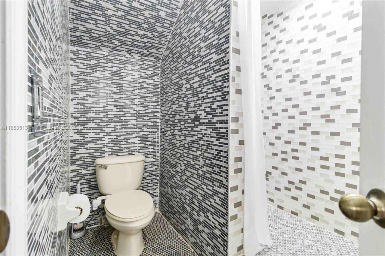 1958 NW 100th Ave, Pembroke Pines, FL 33024 Photo