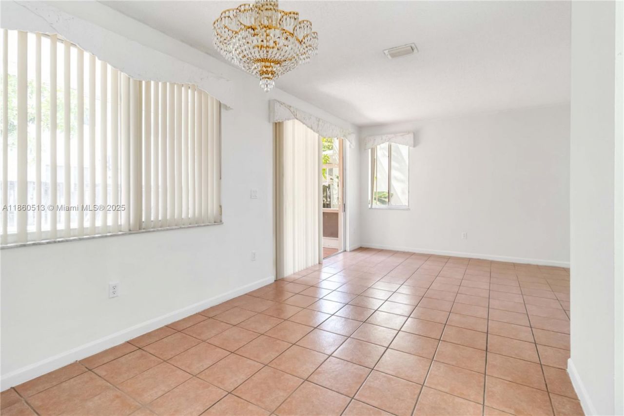 1958 NW 100th Ave, Pembroke Pines, FL 33024 Photo