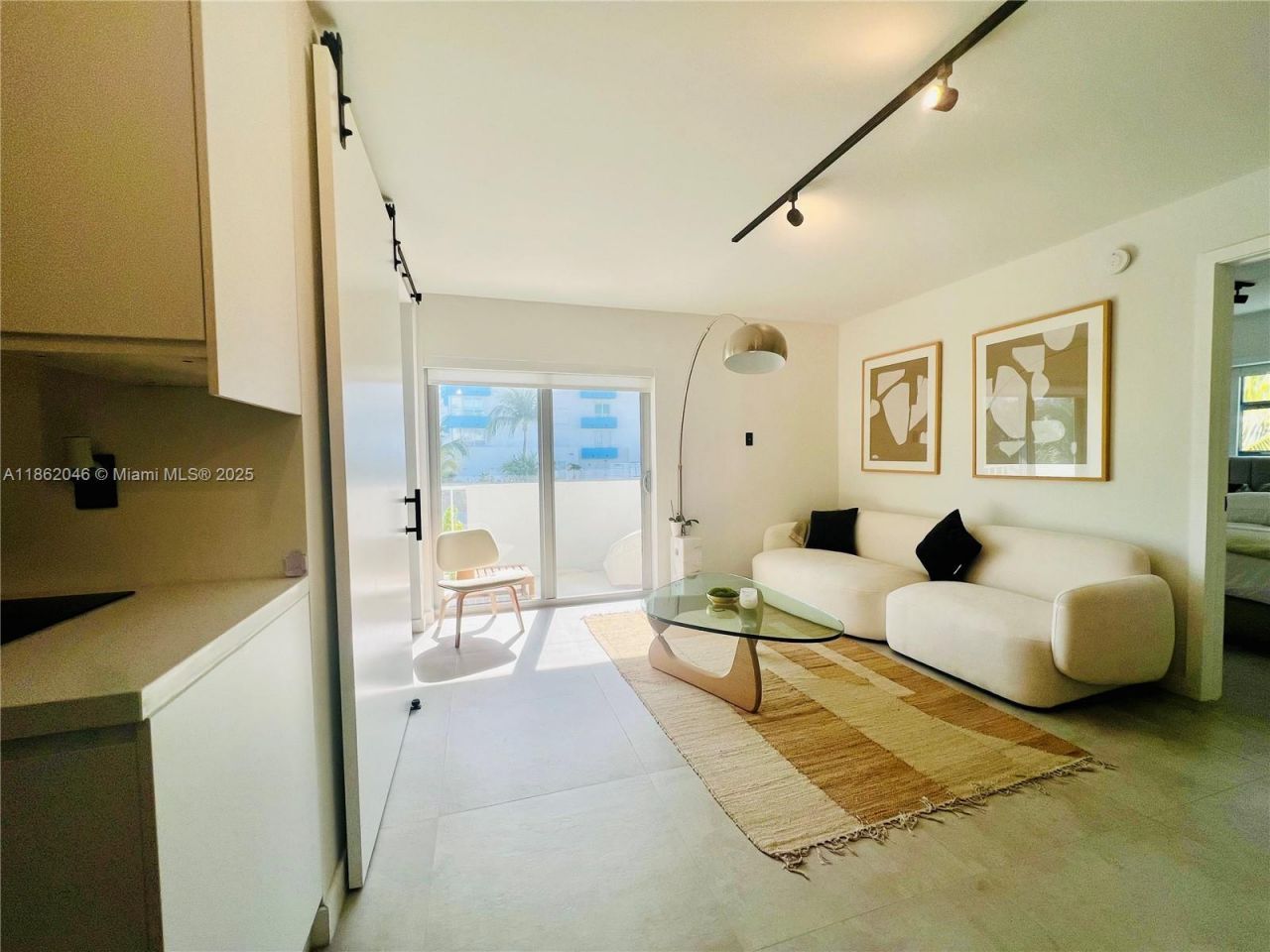 240 Collins Ave, Unit 4A, Miami Beach, FL 33139 Photo
