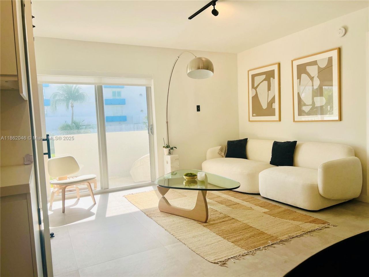 240 Collins Ave, Unit 4A, Miami Beach, FL 33139 Photo