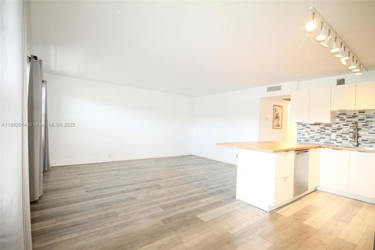 301 SW 135th Ave, Unit 113C, Pembroke Pines, FL 33027 Photo