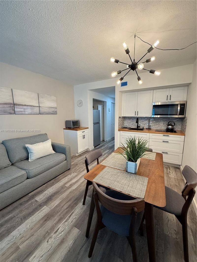 400 Kings Point Dr, Unit 105, Sunny Isles Beach, FL 33160 Photo