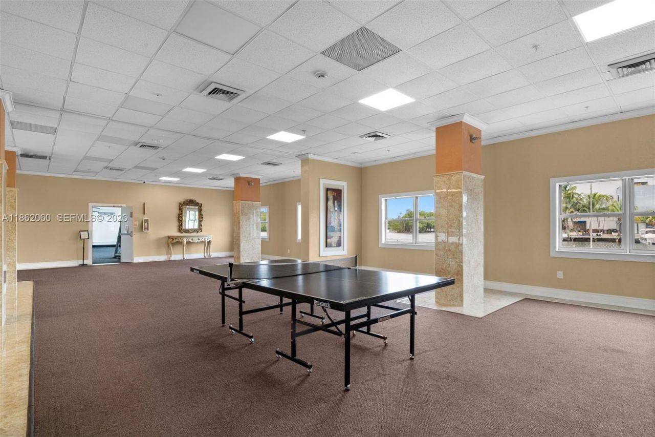 400 Kings Point Dr, Unit 105, Sunny Isles Beach, FL 33160 Photo
