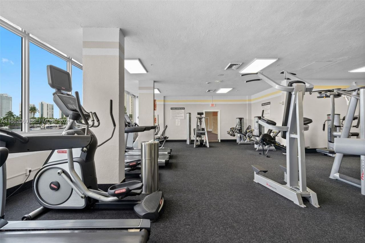 400 Kings Point Dr, Unit 105, Sunny Isles Beach, FL 33160 Photo