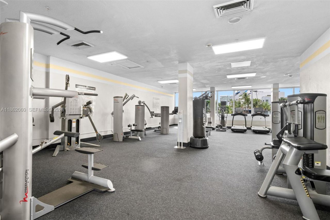 400 Kings Point Dr, Unit 105, Sunny Isles Beach, FL 33160 Photo