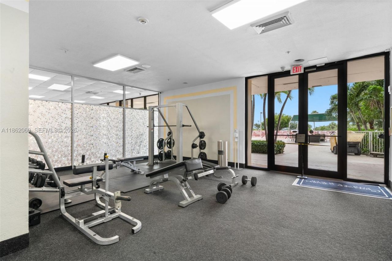 400 Kings Point Dr, Unit 105, Sunny Isles Beach, FL 33160 Photo