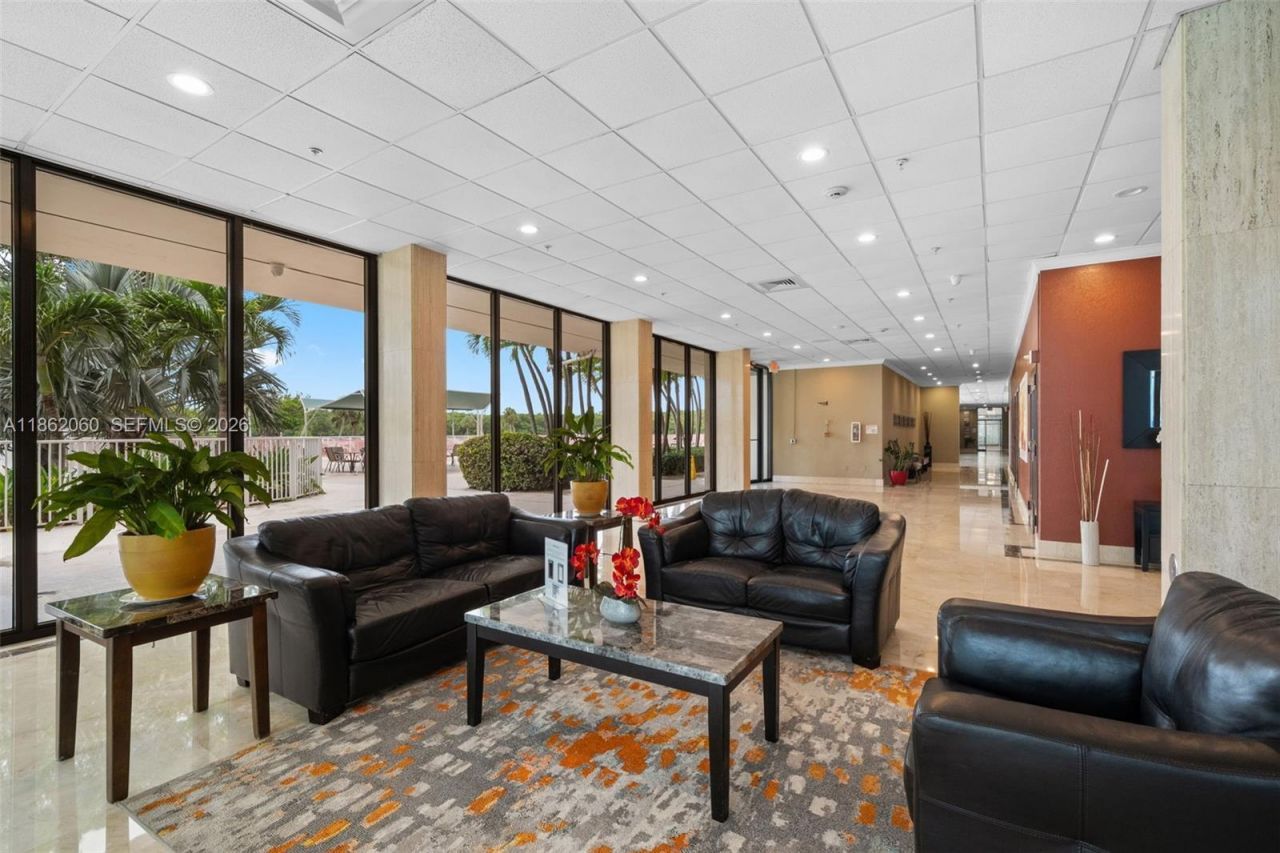 400 Kings Point Dr, Unit 105, Sunny Isles Beach, FL 33160 Photo