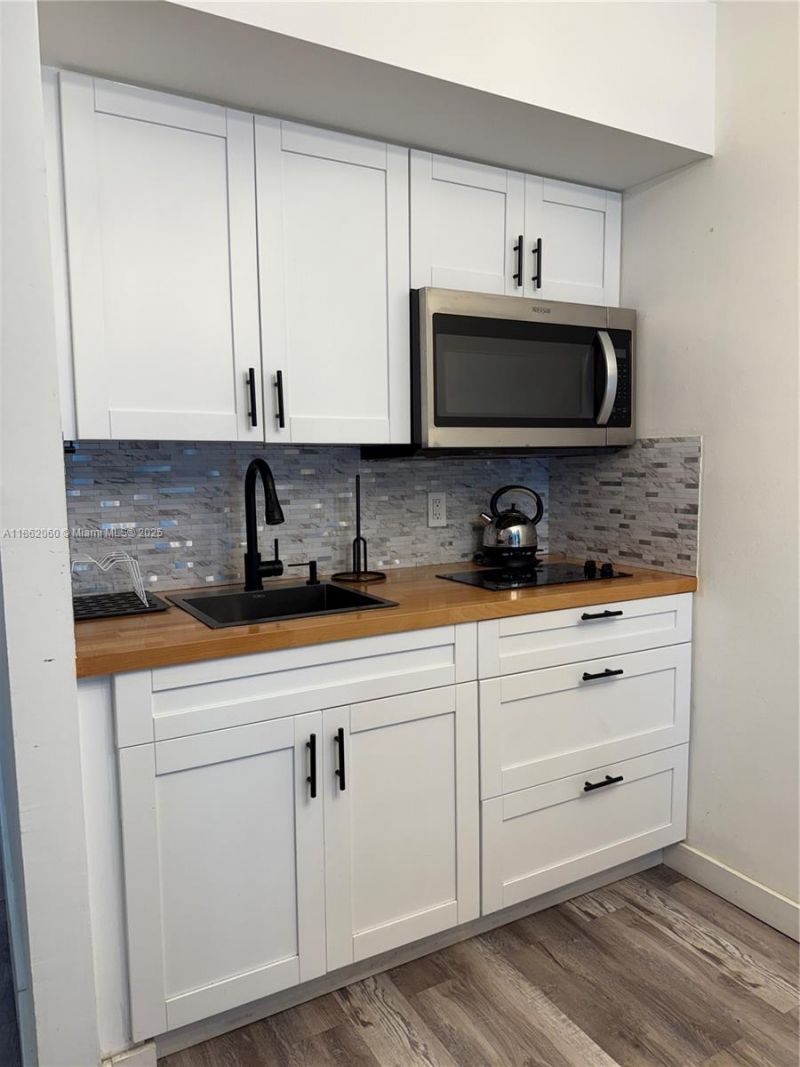 400 Kings Point Dr, Unit 105, Sunny Isles Beach, FL 33160 Photo