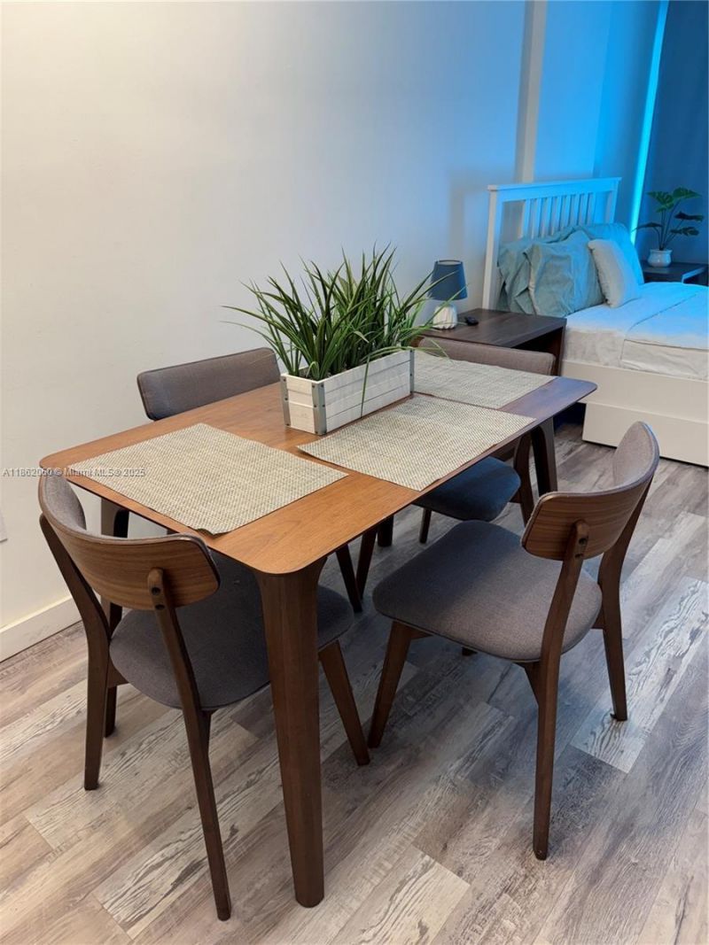 400 Kings Point Dr, Unit 105, Sunny Isles Beach, FL 33160 Photo