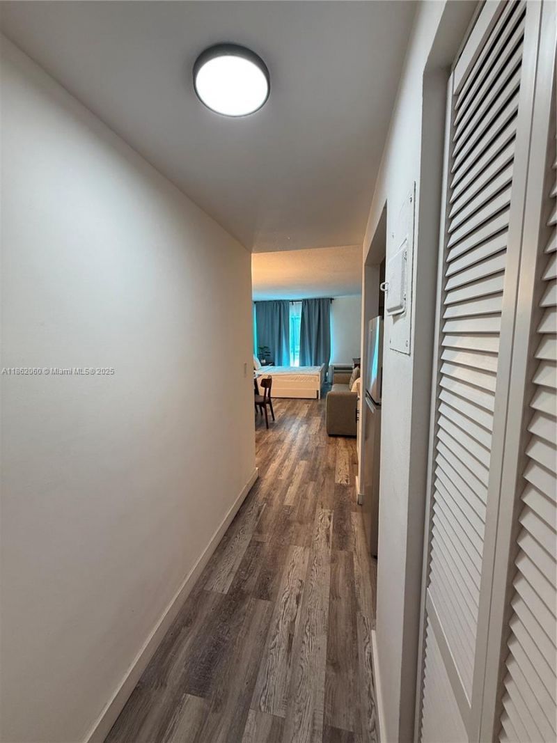 400 Kings Point Dr, Unit 105, Sunny Isles Beach, FL 33160 Photo