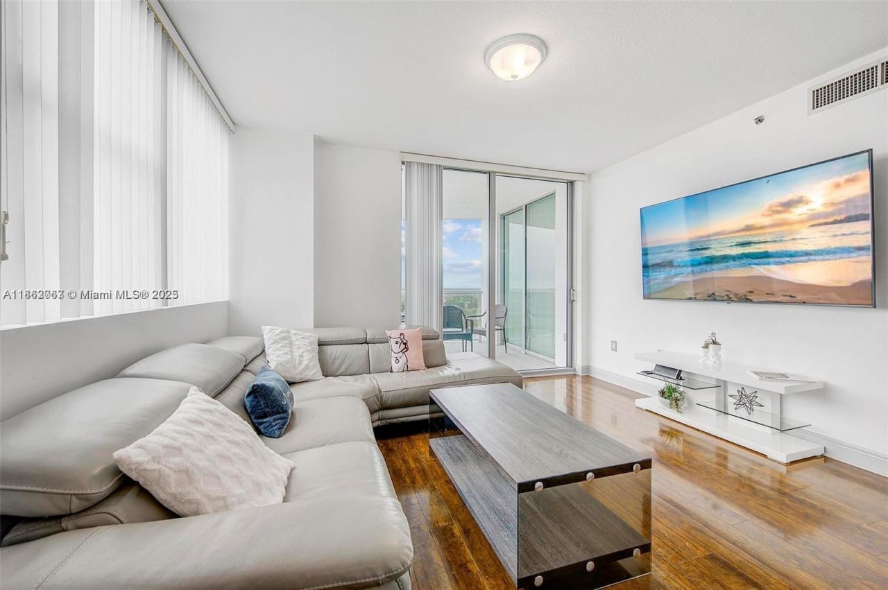 2681 N Flamingo Rd, Unit 1201S, Sunrise, FL 33323 Photo