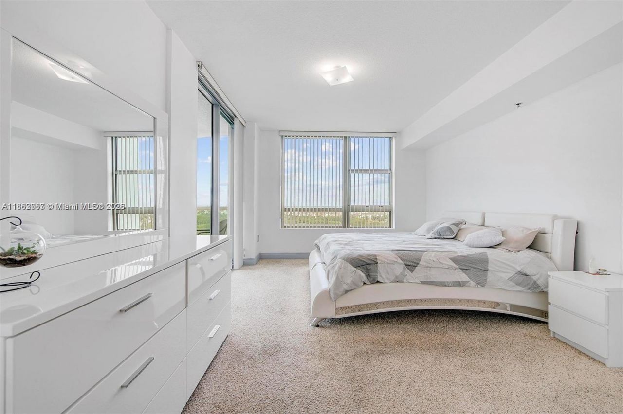 2681 N Flamingo Rd, Unit 1201S, Sunrise, FL 33323 Photo