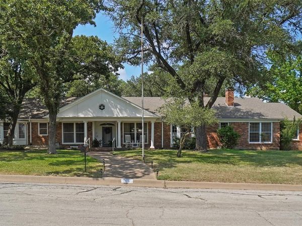 2015 Williamsburg Row, Denton, TX 76209