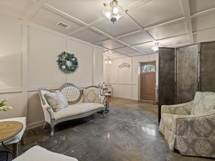 Property Image 100