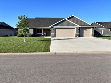 214 Woolgrass Way, Avon, MN 56310