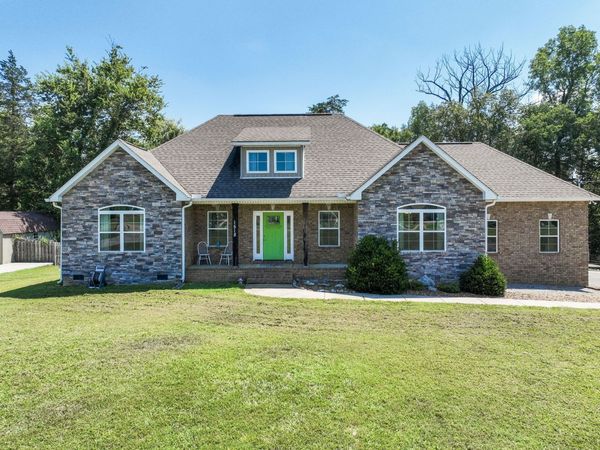 1518 Azalee Ln, Chapel Hill, TN 37034
