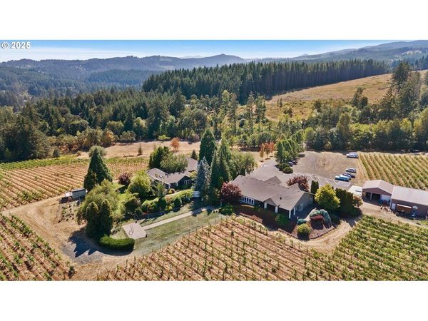 300 REUBEN BOISE RD, Dallas, OR 97338