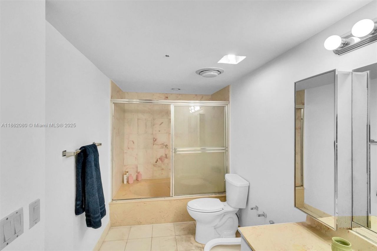 8877 Collins Ave, Unit 405, Surfside, FL 33154 Photo