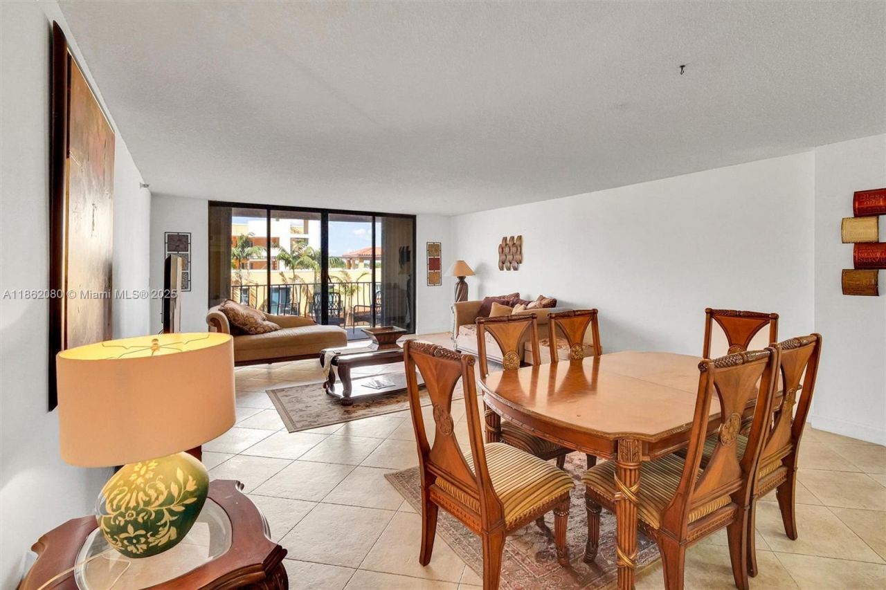 8877 Collins Ave, Unit 405, Surfside, FL 33154 Photo