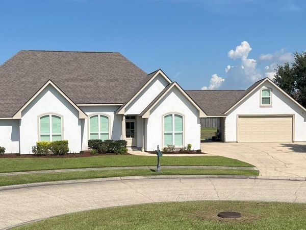 118 Lac Segnette Drive, Luling, LA 70070
