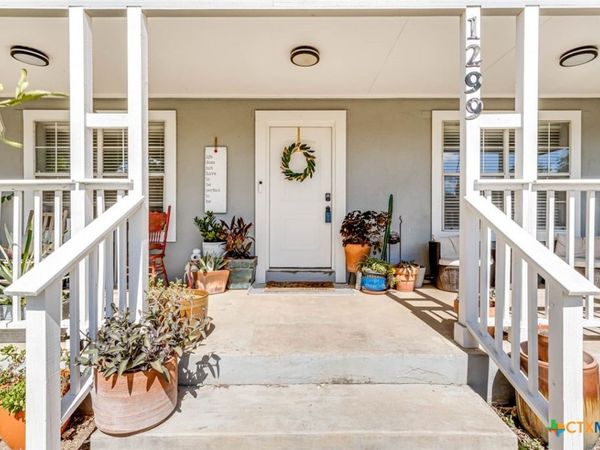 1299 Oakridge Drive, Blanco, TX 78606