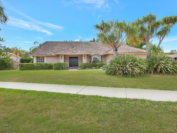 1819 Staimford Circle, Wellington, FL 33414