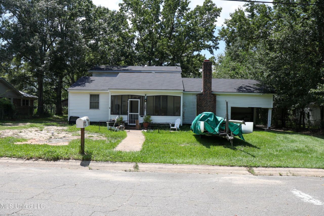 4861 Devon Street, Moss Point, MS 39563 Main Photo