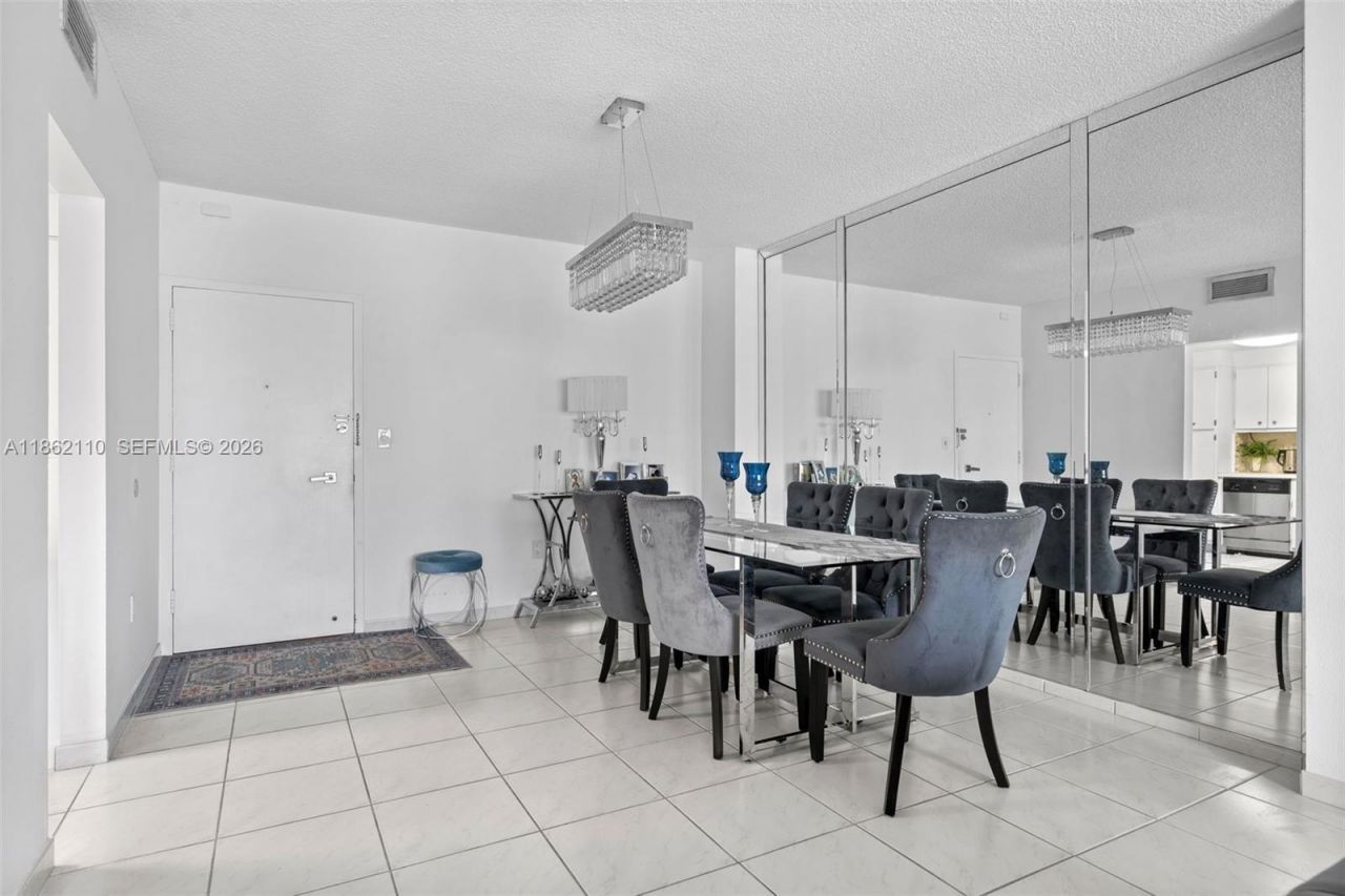 300 Bayview Dr, Unit 807, Sunny Isles Beach, FL 33160 Photo