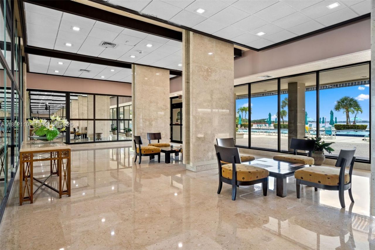 300 Bayview Dr, Unit 807, Sunny Isles Beach, FL 33160 Photo