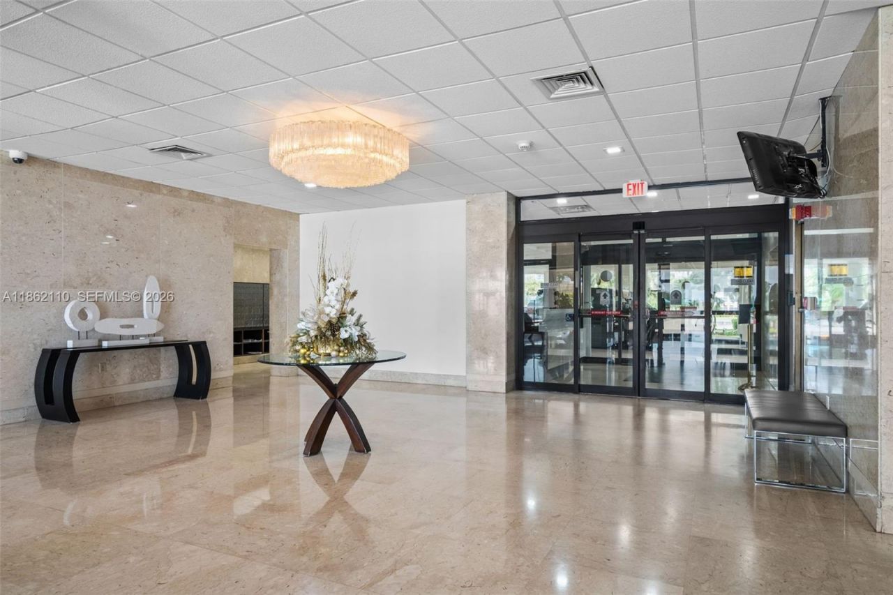 300 Bayview Dr, Unit 807, Sunny Isles Beach, FL 33160 Photo