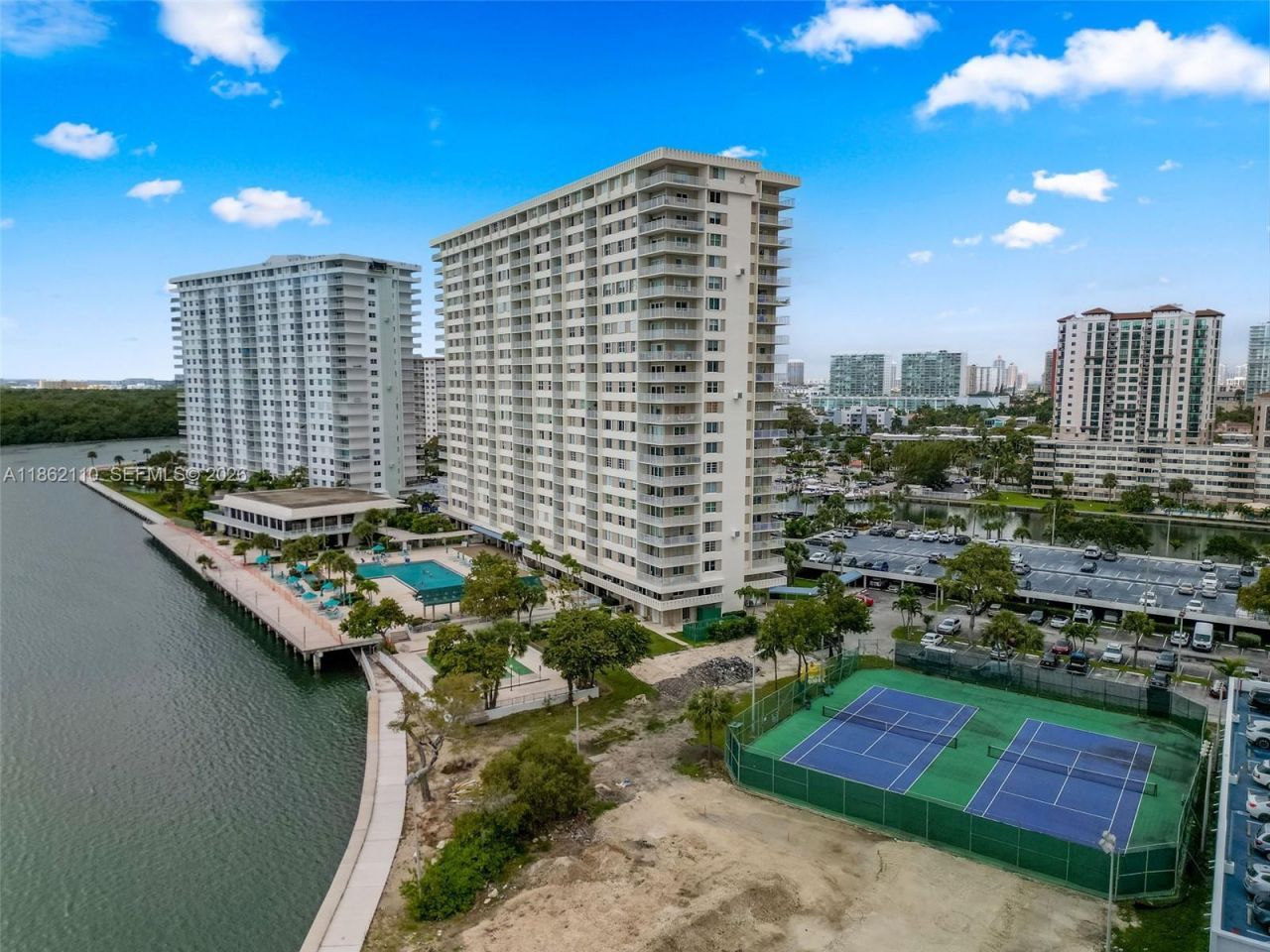 300 Bayview Dr, Unit 807, Sunny Isles Beach, FL 33160 Photo