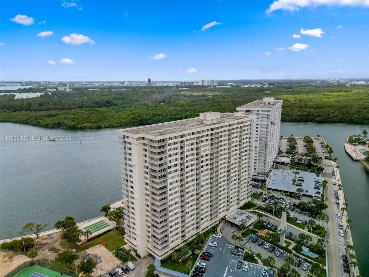 300 Bayview Dr, Unit 807, Sunny Isles Beach, FL 33160 Photo