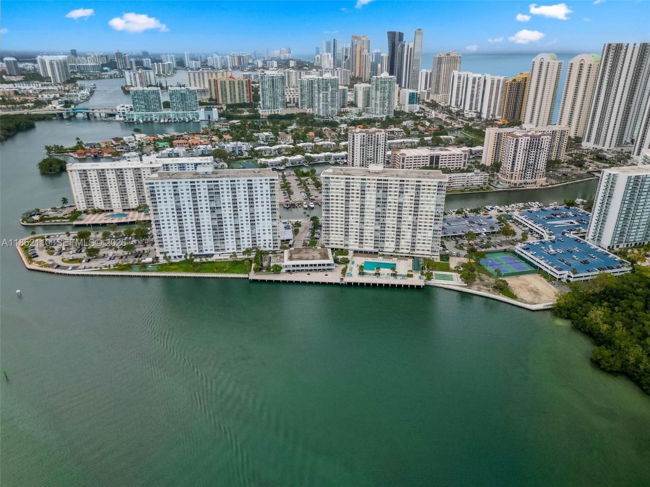 300 Bayview Dr, Unit 807, Sunny Isles Beach, FL 33160 Photo