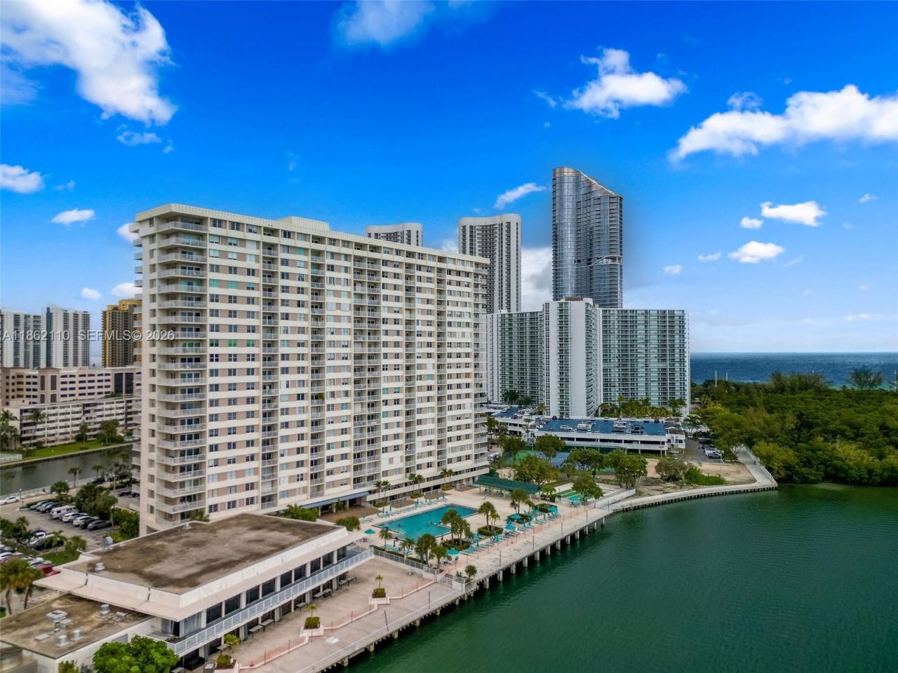 300 Bayview Dr, Unit 807, Sunny Isles Beach, FL 33160 Photo