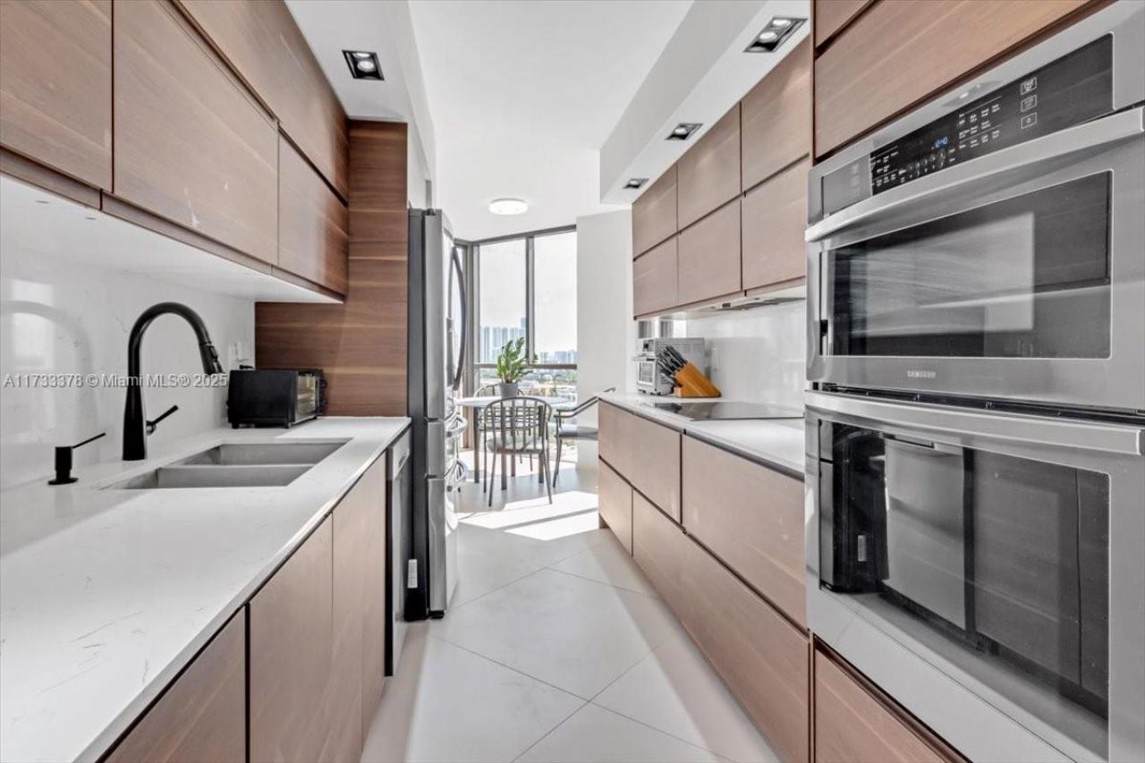 1000 Island Blvd, Unit 2003, Aventura, FL 33160 Photo