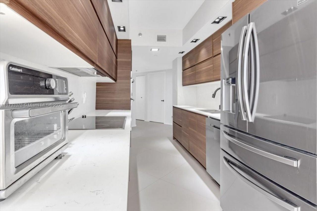 1000 Island Blvd, Unit 2003, Aventura, FL 33160 Photo