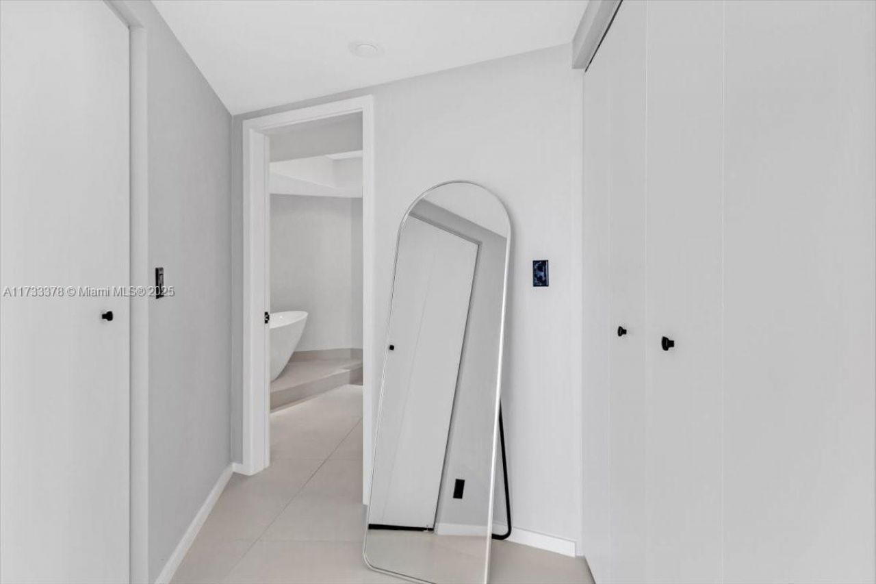 1000 Island Blvd, Unit 2003, Aventura, FL 33160 Photo