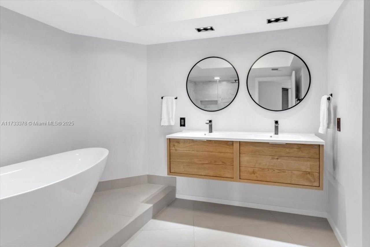 1000 Island Blvd, Unit 2003, Aventura, FL 33160 Photo