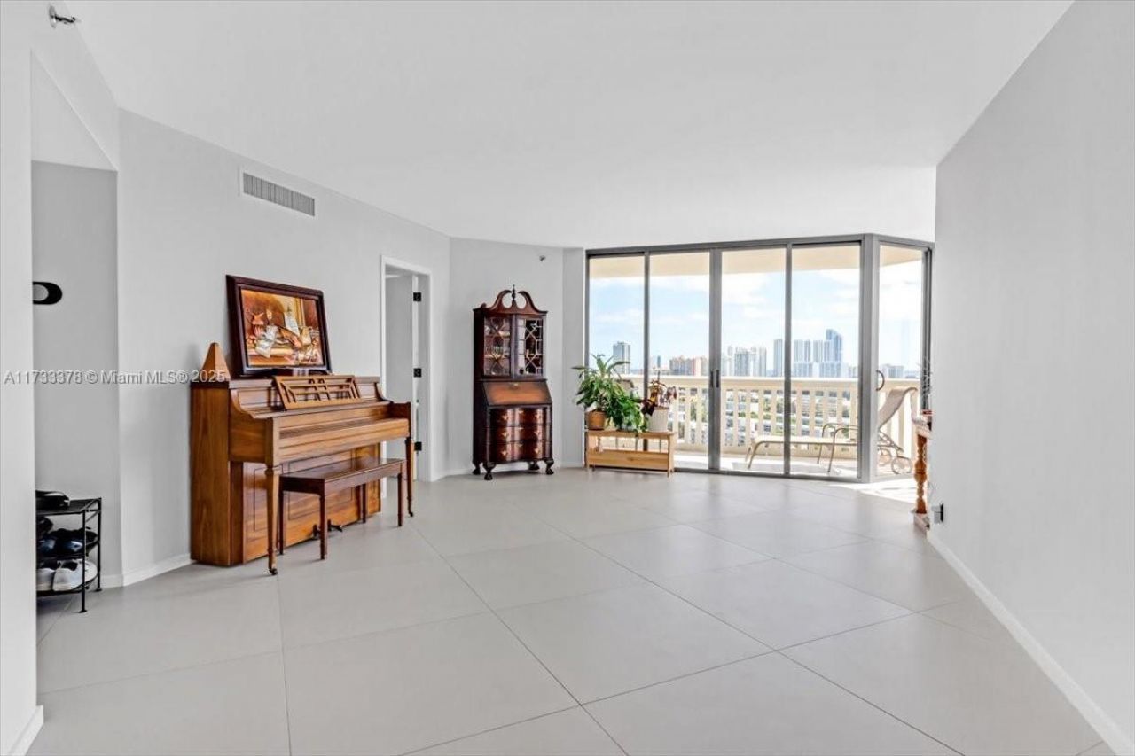 1000 Island Blvd, Unit 2003, Aventura, FL 33160 Photo