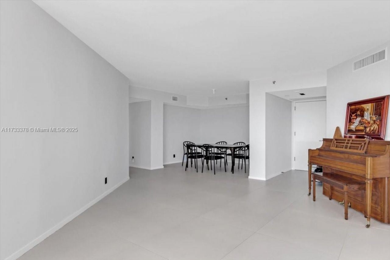 1000 Island Blvd, Unit 2003, Aventura, FL 33160 Photo