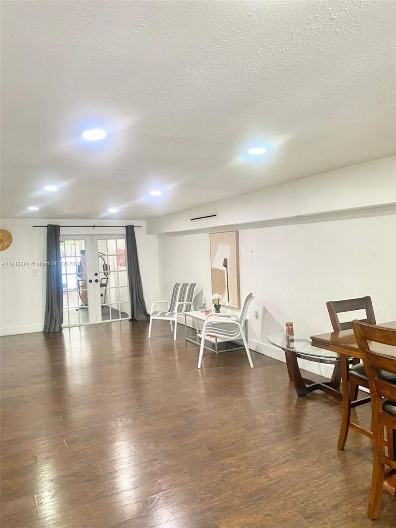 739 NW 112th St, Miami, FL 33168 Photo