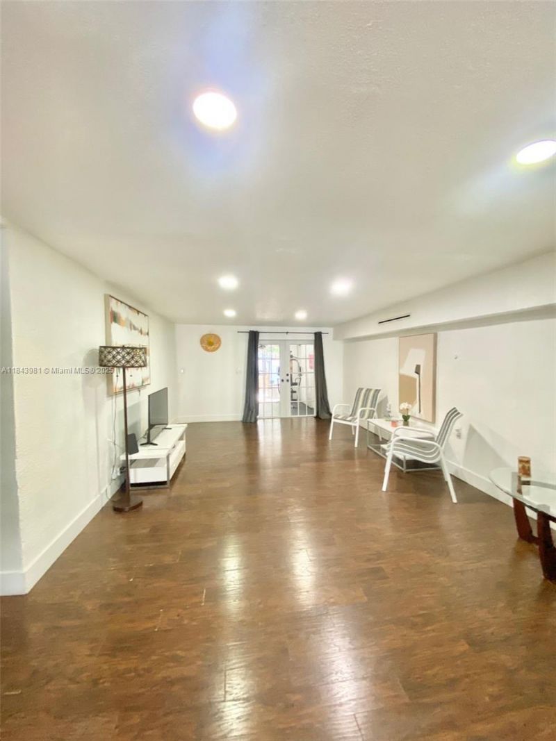 739 NW 112th St, Miami, FL 33168 Photo