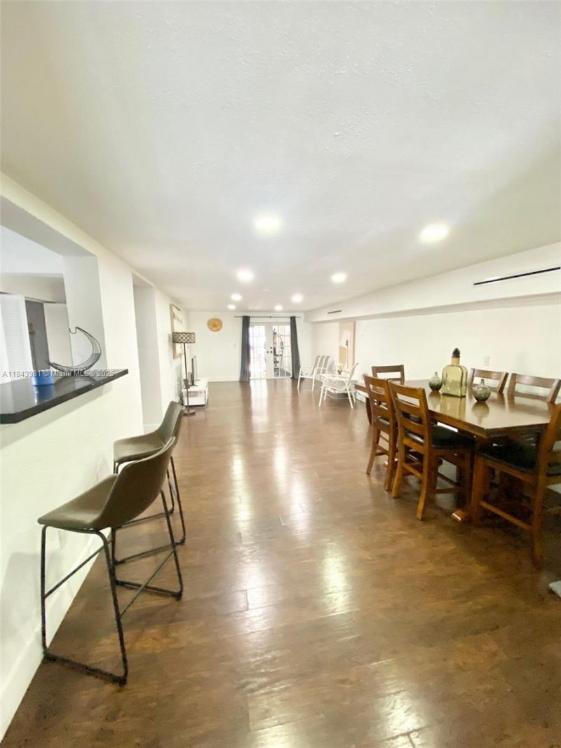 739 NW 112th St, Miami, FL 33168 Photo