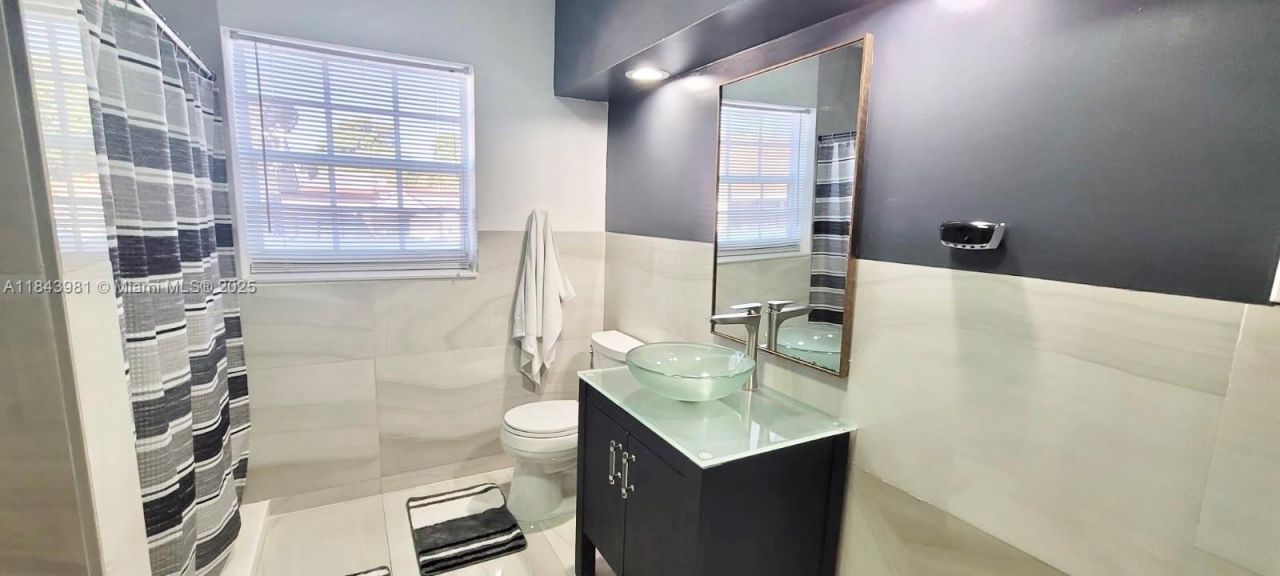 739 NW 112th St, Miami, FL 33168 Photo