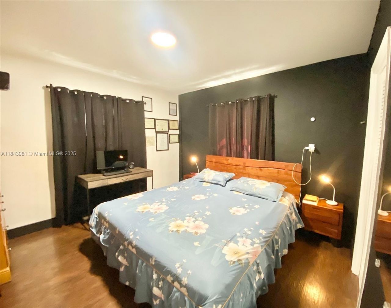 739 NW 112th St, Miami, FL 33168 Photo