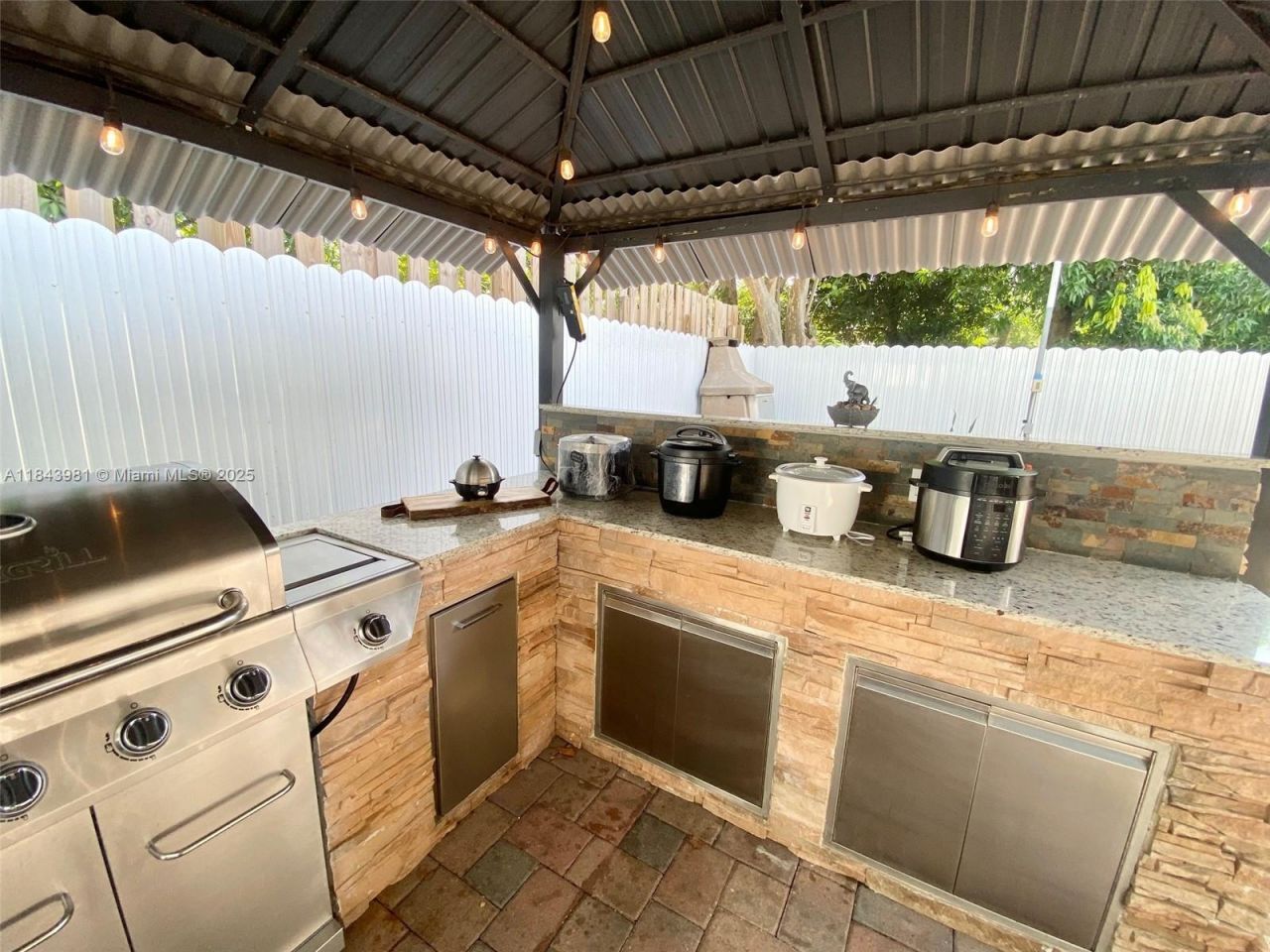 739 NW 112th St, Miami, FL 33168 Photo