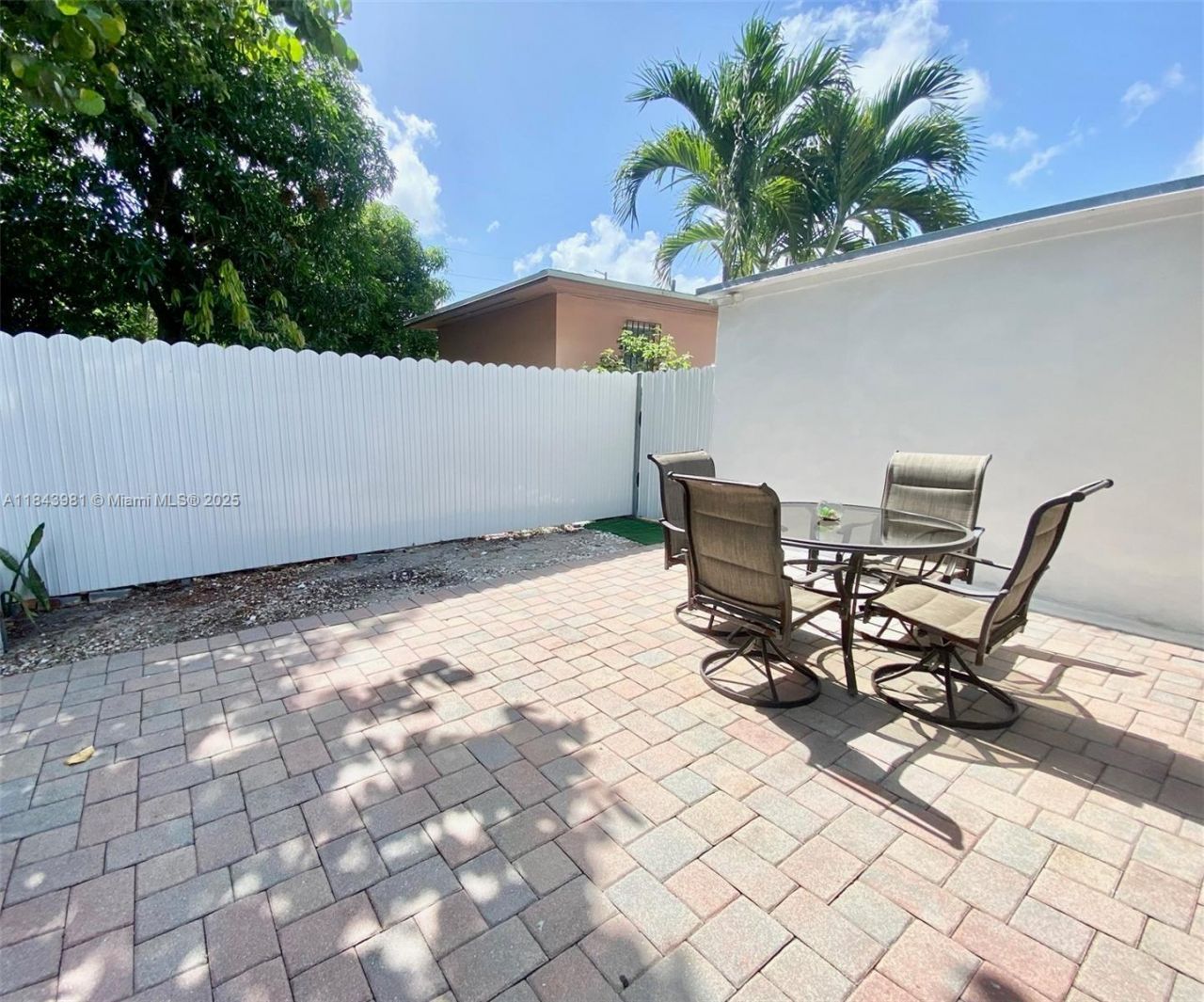 739 NW 112th St, Miami, FL 33168 Photo